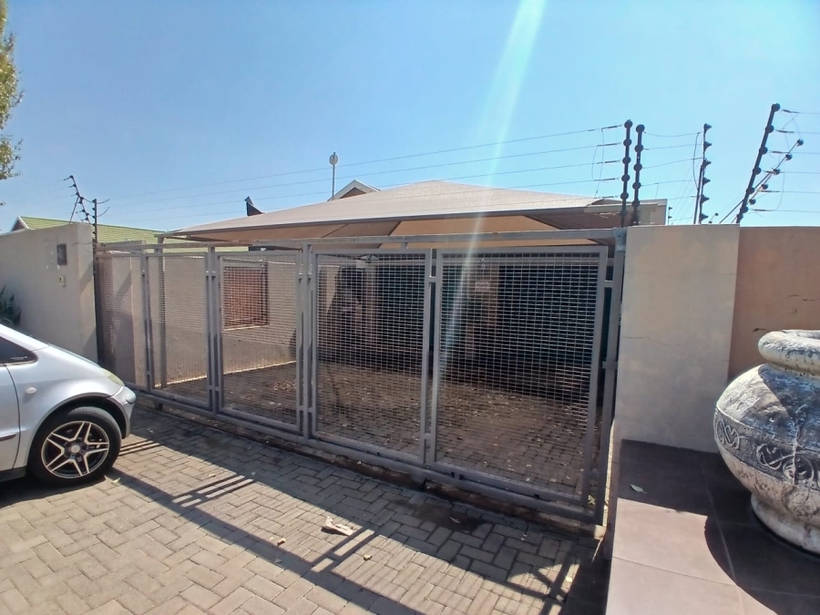 To Let 3 Bedroom Property for Rent in Bayswater Free State